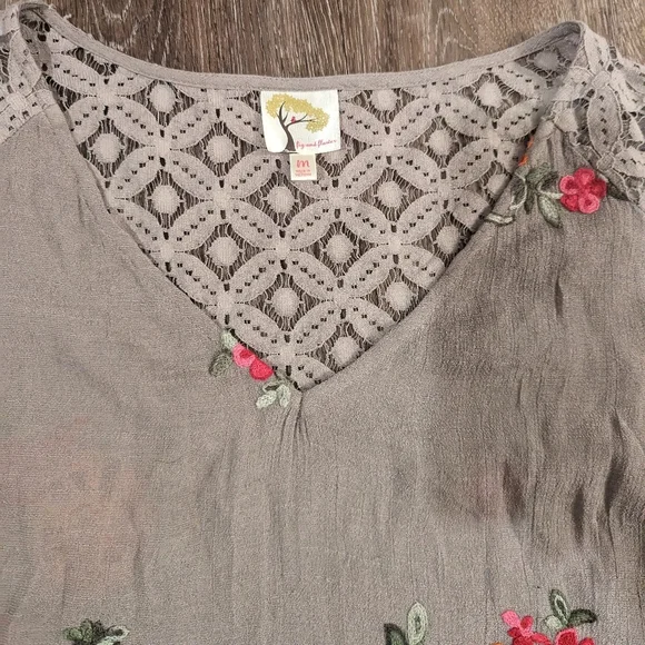 Fig and Flower embroidered boho floral tie front top - Picture 4 of 10